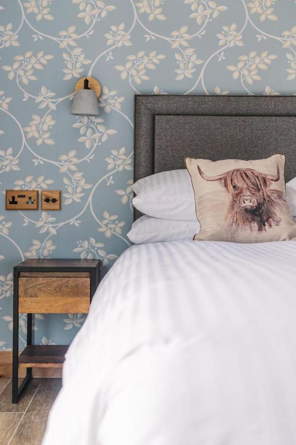 The Blind Bull Hotel Little Hucklow Екстериор снимка