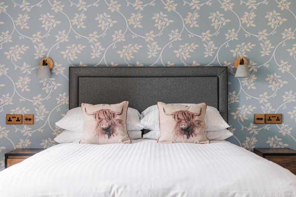 The Blind Bull Hotel Little Hucklow Екстериор снимка