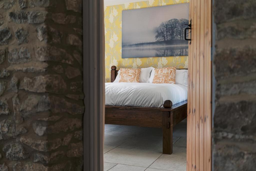 The Blind Bull Hotel Little Hucklow Екстериор снимка