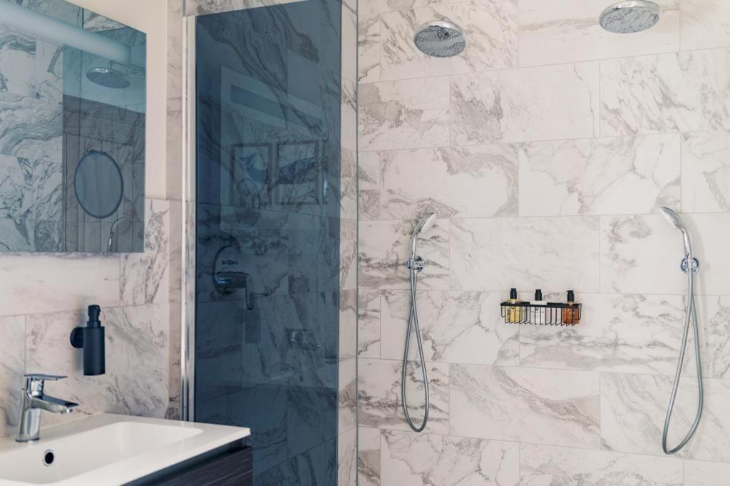 The Blind Bull Hotel Little Hucklow Екстериор снимка