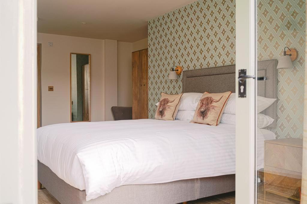 The Blind Bull Hotel Little Hucklow Екстериор снимка
