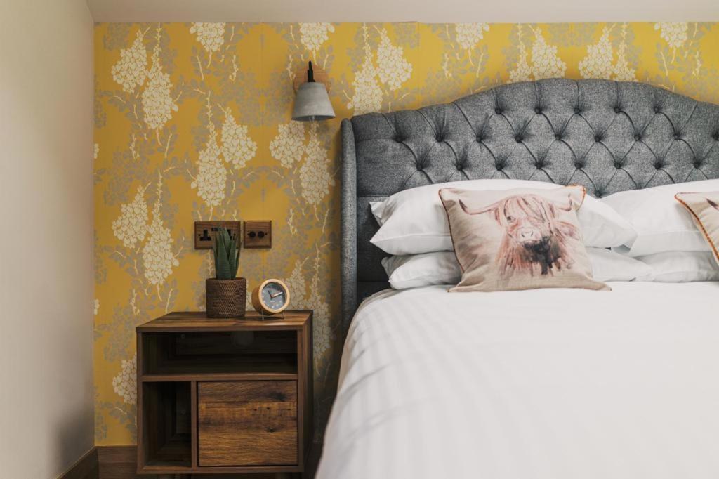 The Blind Bull Hotel Little Hucklow Екстериор снимка