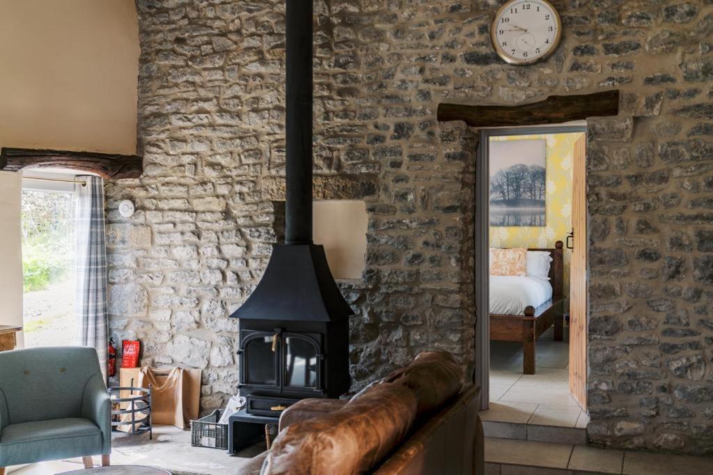 The Blind Bull Hotel Little Hucklow Екстериор снимка