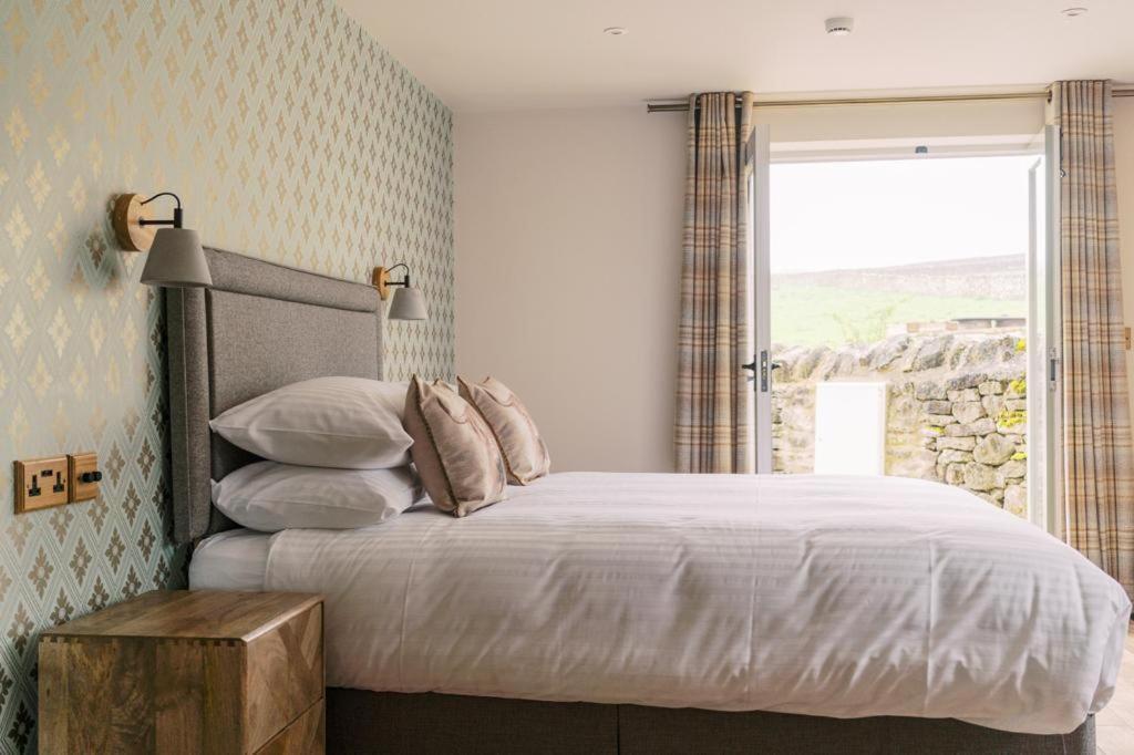 The Blind Bull Hotel Little Hucklow Екстериор снимка
